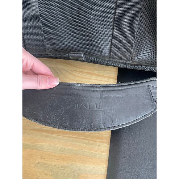 Tumi Alpha Expandalble Briefcase Black Canvas Laptop Bag 17\
